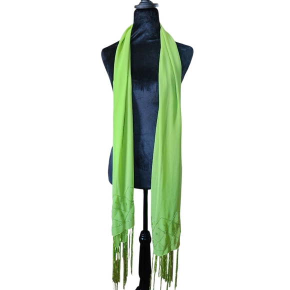 NWOT Green Bijoux Terner Fringe Scarf - Picture 4 of 5